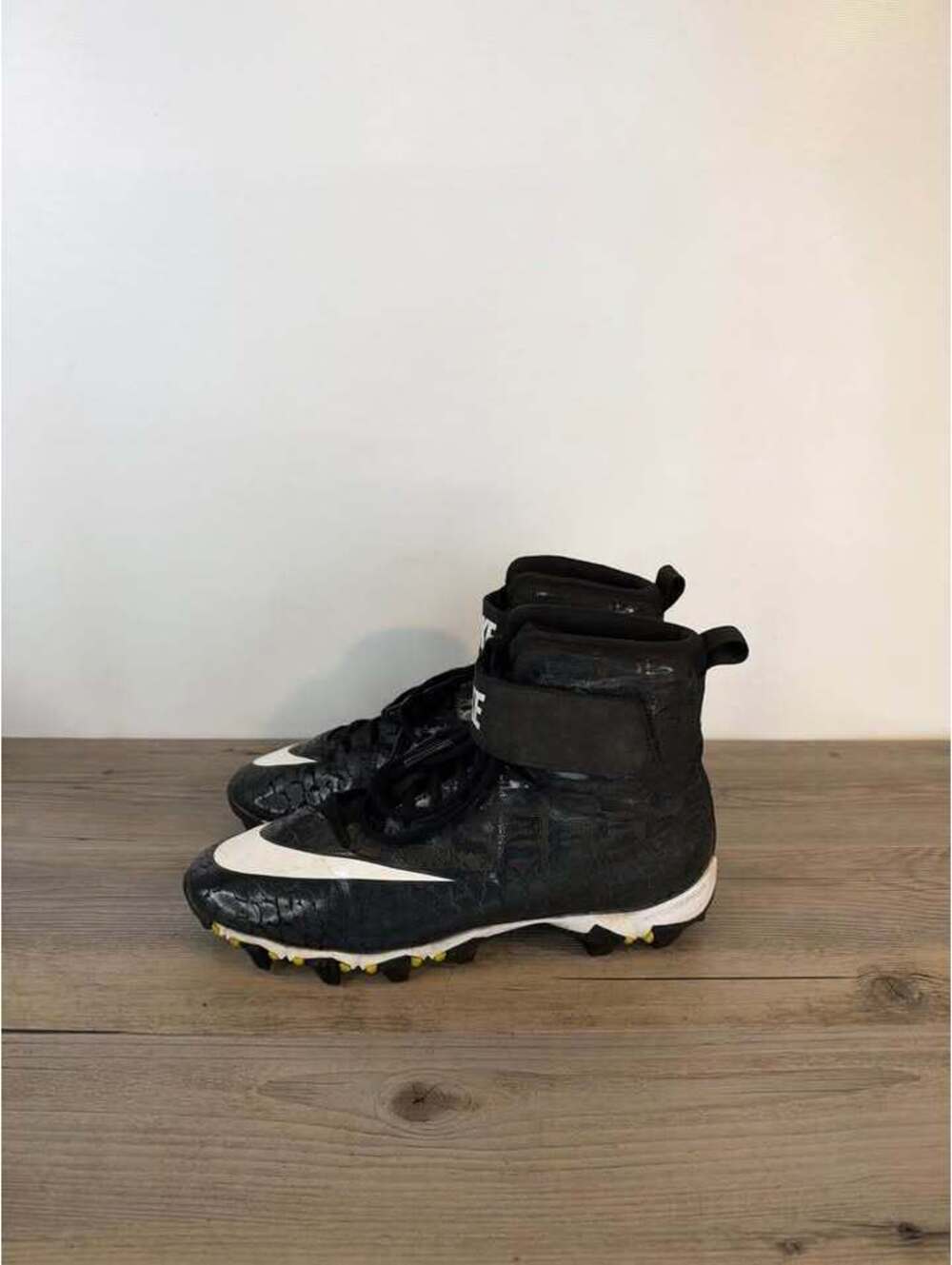Nike Force Savage Shark High Football Cleats Size 7 Black 917424-010
